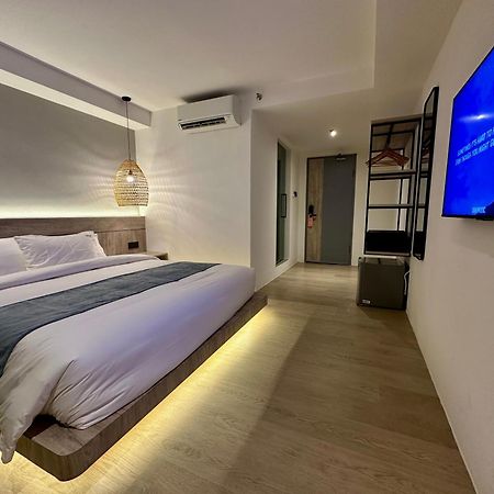 Theatre Hotel กูชิง ภายนอก รูปภาพ
