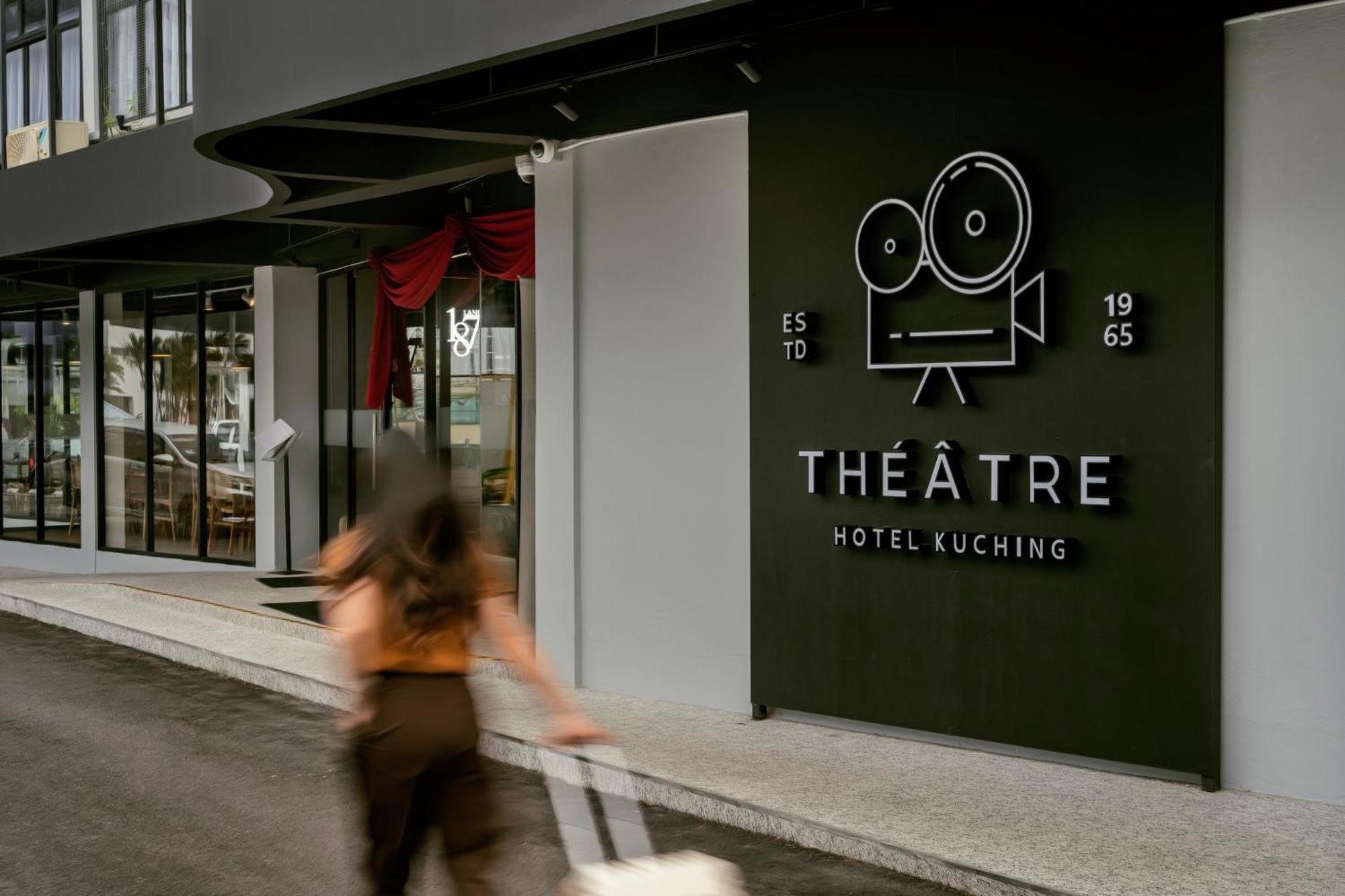 Theatre Hotel กูชิง ภายนอก รูปภาพ