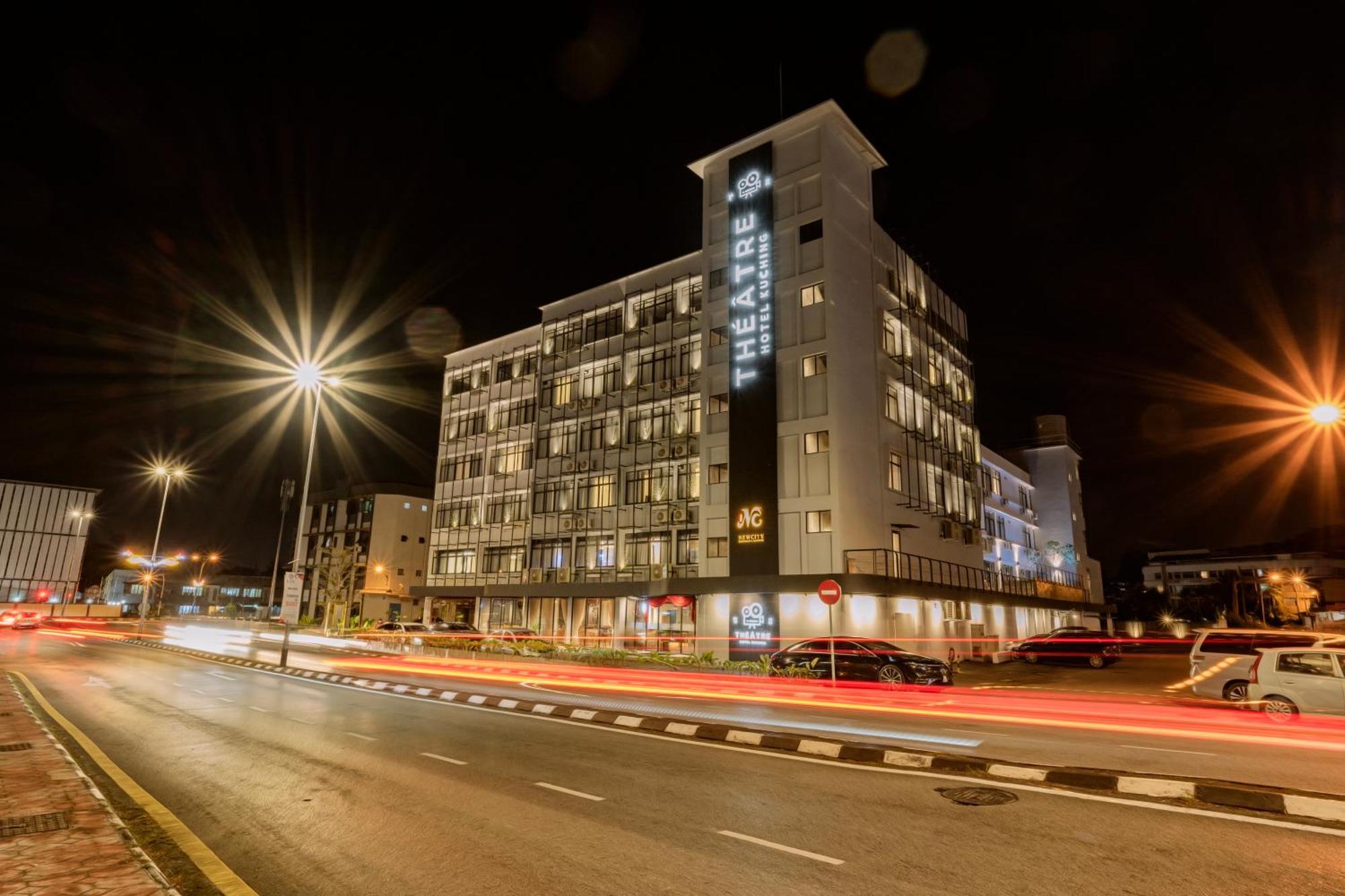 Theatre Hotel กูชิง ภายนอก รูปภาพ