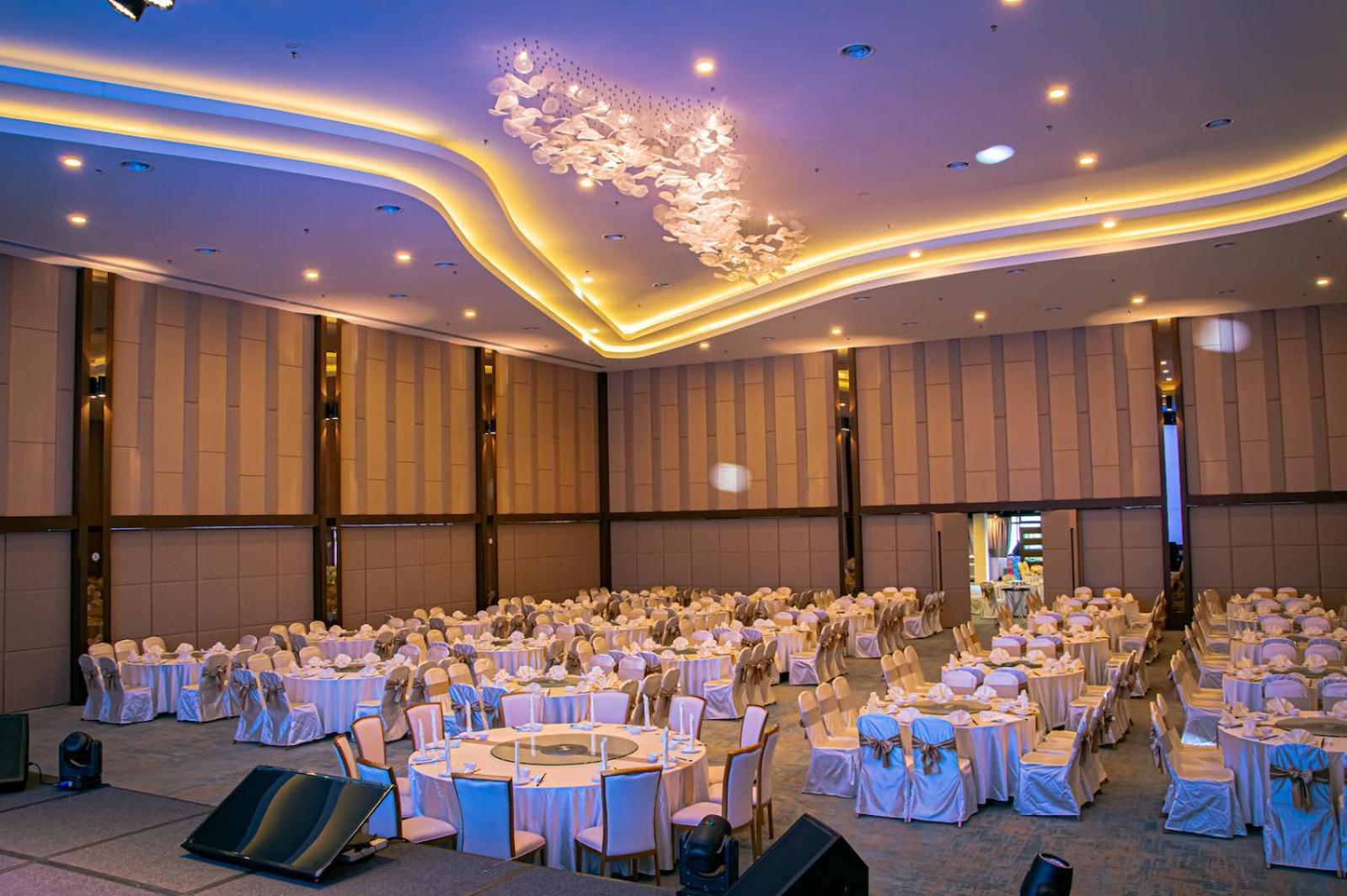 Theatre Hotel กูชิง ภายนอก รูปภาพ