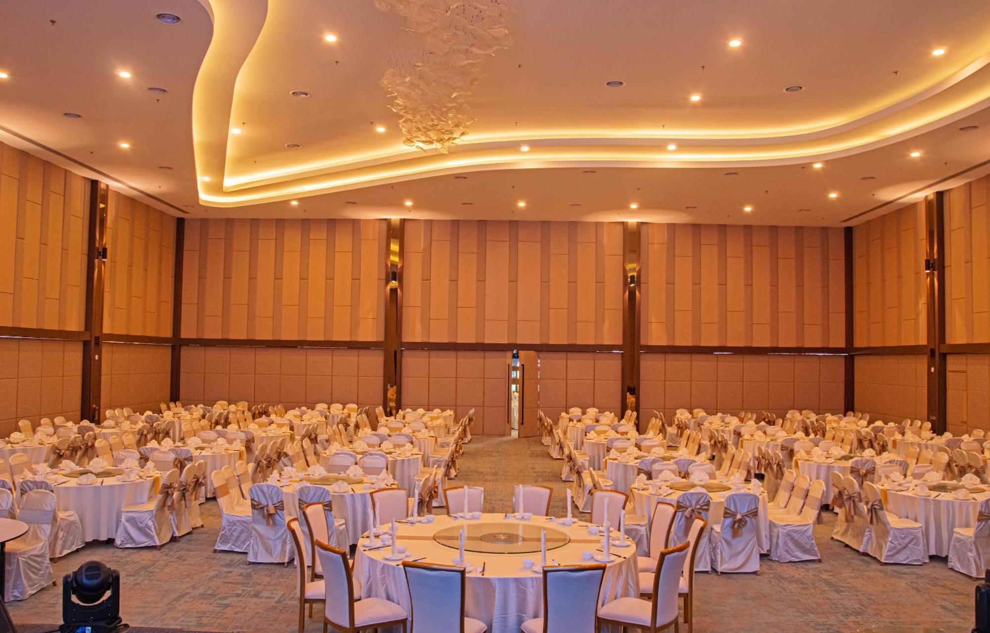 Theatre Hotel กูชิง ภายนอก รูปภาพ