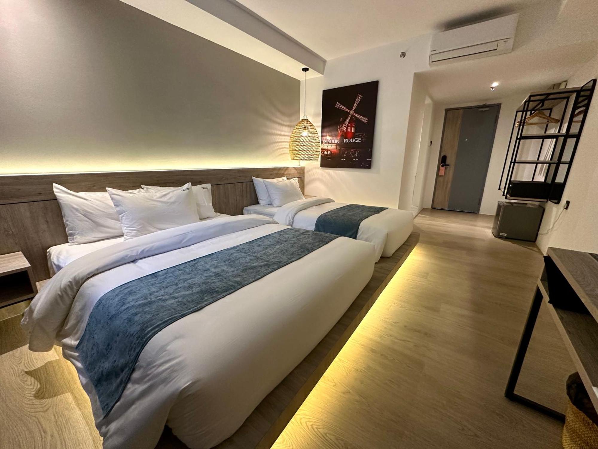 Theatre Hotel กูชิง ภายนอก รูปภาพ