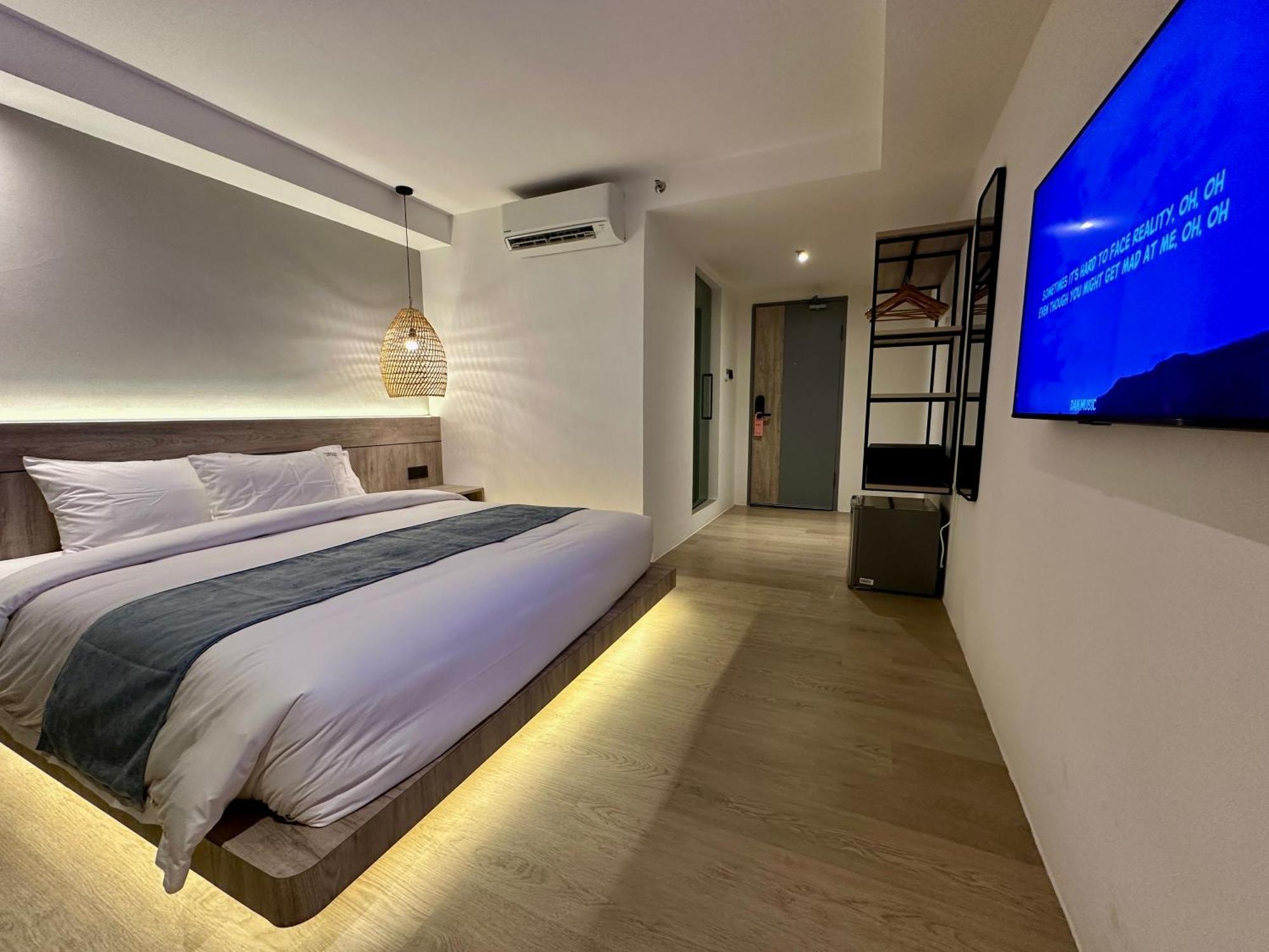 Theatre Hotel กูชิง ภายนอก รูปภาพ